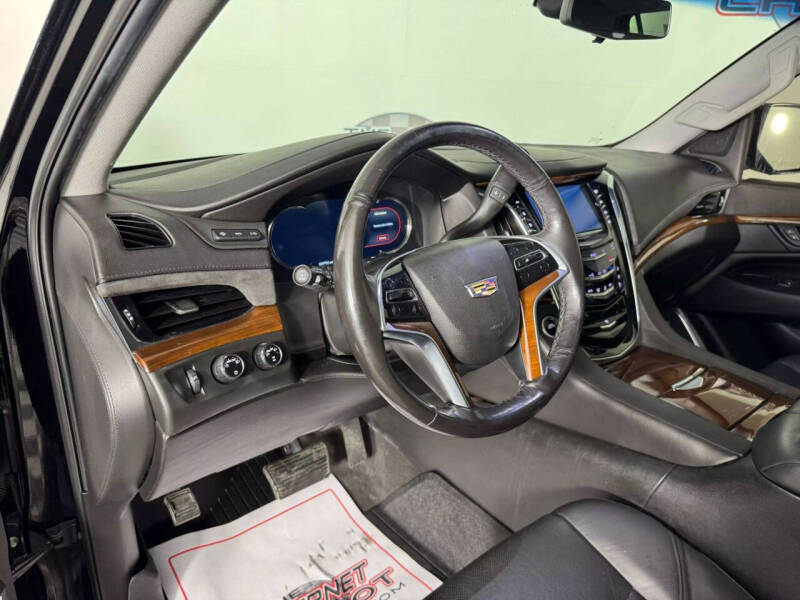 2018 Cadillac Escalade Luxury