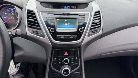 2015 Hyundai Elantra SE