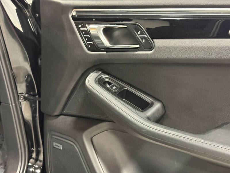 2016 Porsche Macan Turbo