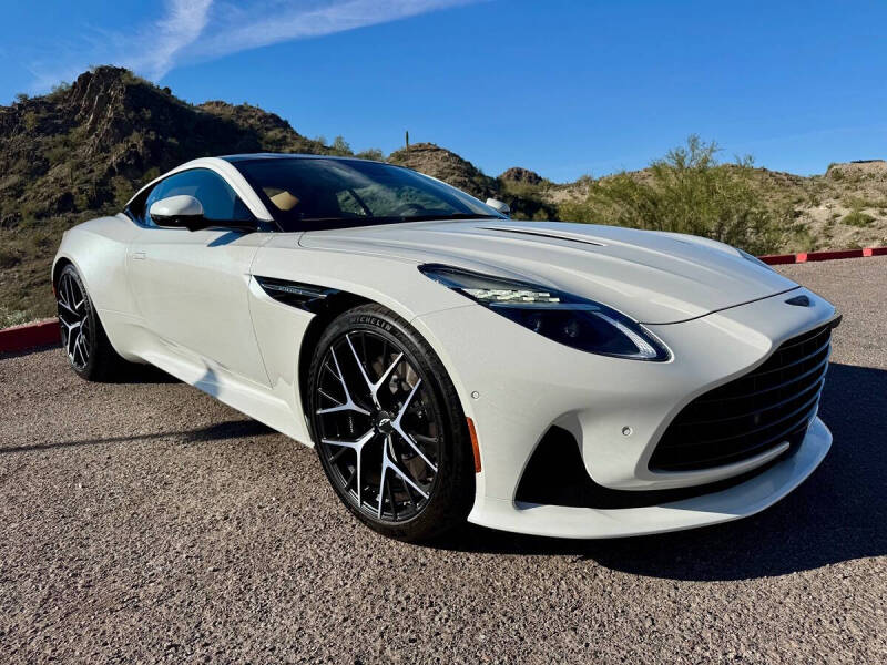 2025 Aston Martin DB12 V8