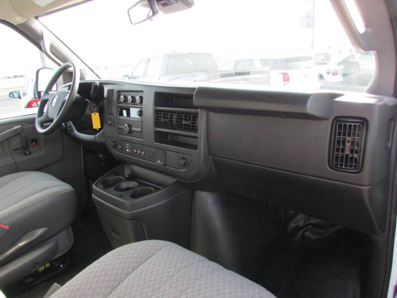 2025 Chevrolet Express 2500