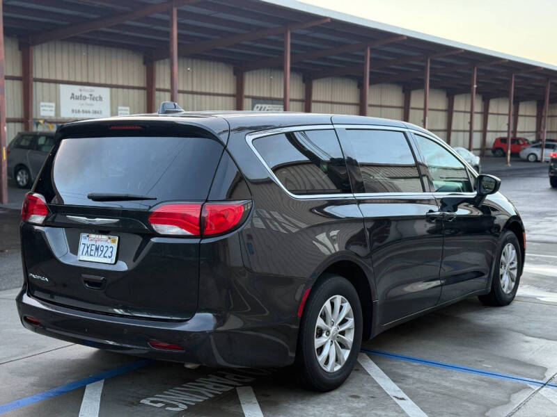 2017 Chrysler Pacifica Touring