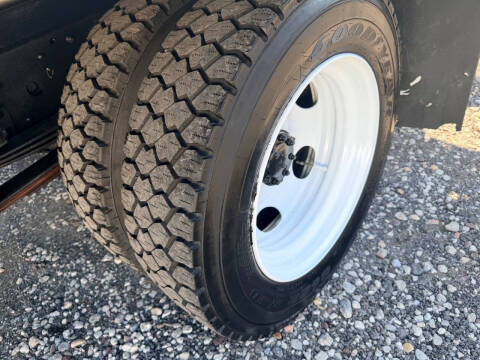 2019 Isuzu NRR