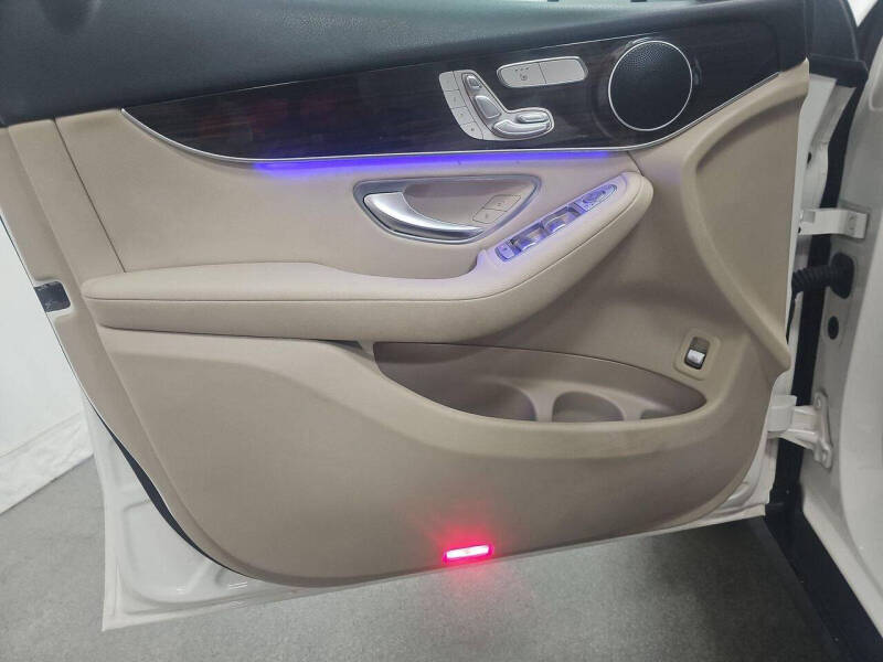 2021 Mercedes-Benz GLC GLC 300