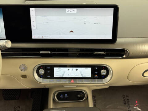 2024 Genesis GV60 Standard