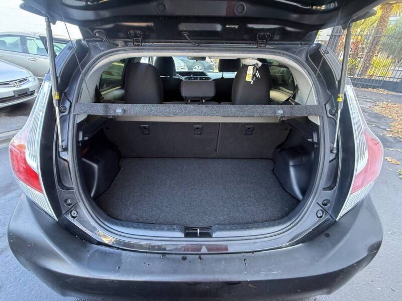 2016 Toyota Prius c Two