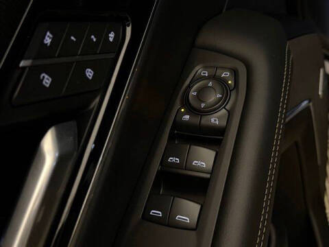 2025 GMC Yukon Elevation