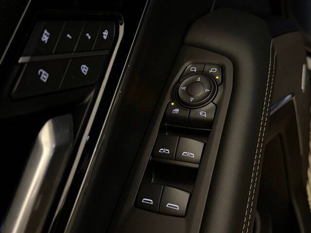 2025 GMC Yukon Elevation
