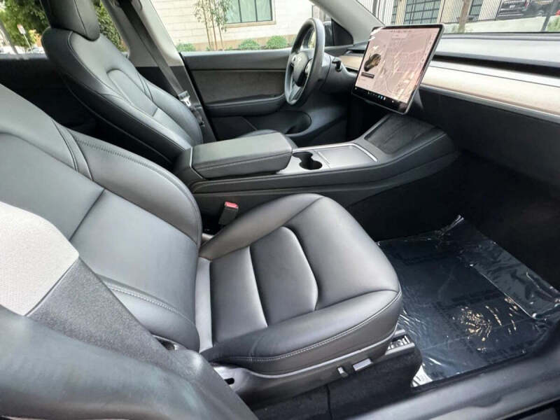2025 Tesla Model Y Long Range