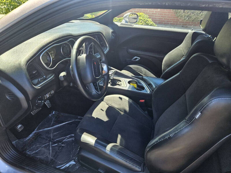 Image 7 of 2018 Dodge Challenger SXT Plus