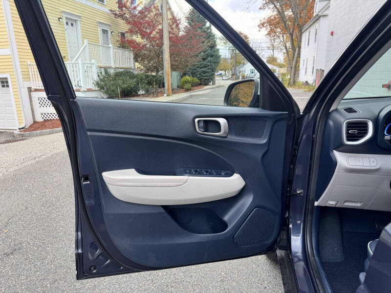 2023 Hyundai Venue Limited