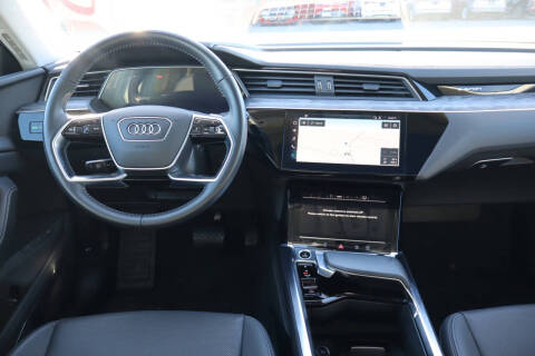 2021 Audi e-tron quattro Premium Plus