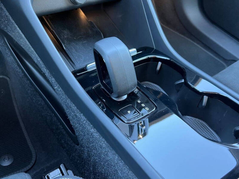 2022 Volvo C40 Recharge Pure Electric P8