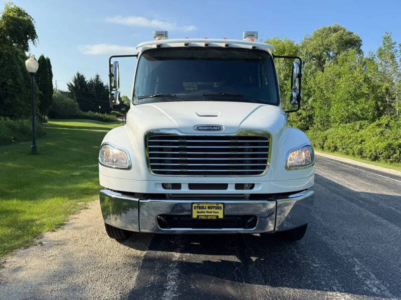 2021 Freightliner M2 106