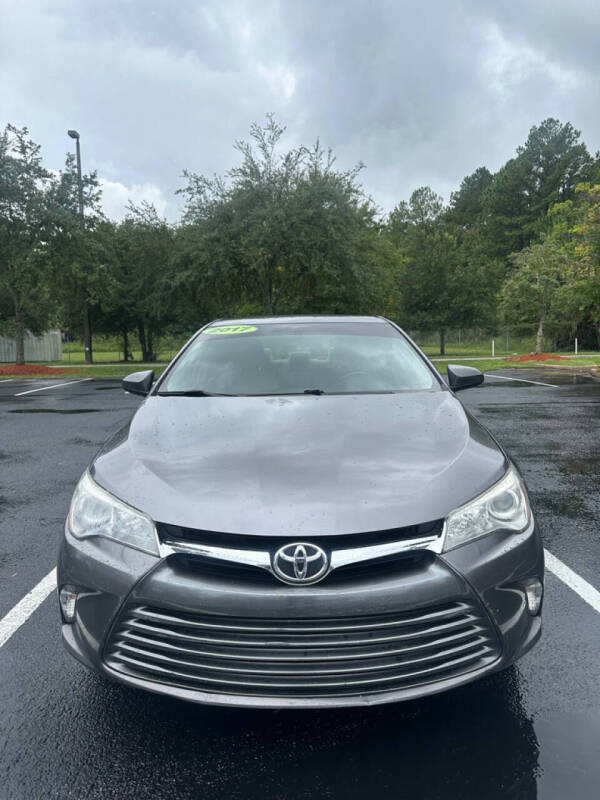 Toyota Camry's photo