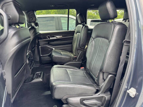 2022 Jeep Wagoneer