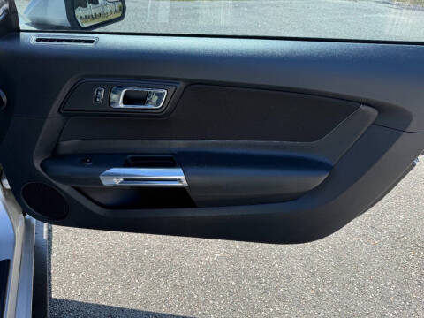 2016 Ford Mustang V6