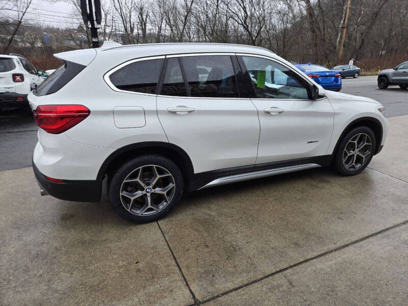 2017 BMW X1 28i photo 9