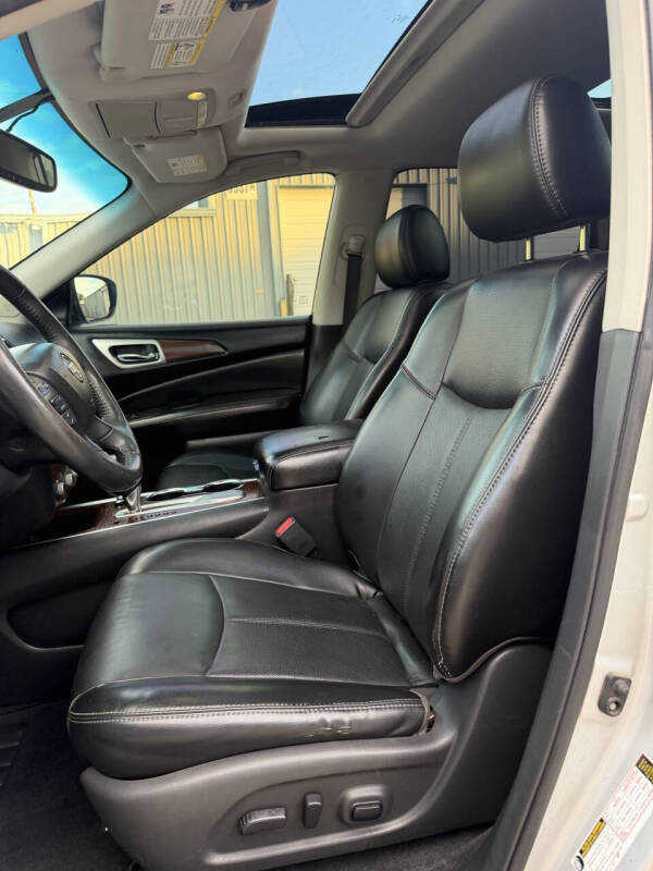 2017 Nissan Pathfinder Platinum