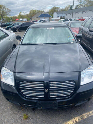 2005 Dodge Magnum for sale at Route 10 Motors LLC in Plainville CT