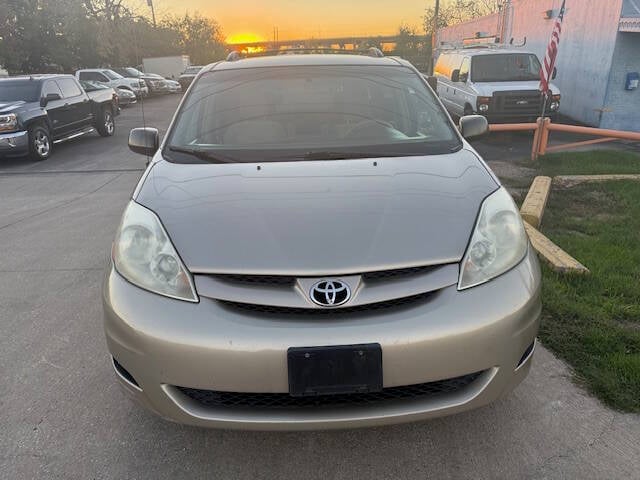 2007 Toyota Sienna for sale at Carmania Of Dallas in Dallas, TX