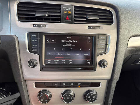 2016 Volkswagen Golf TSI SE