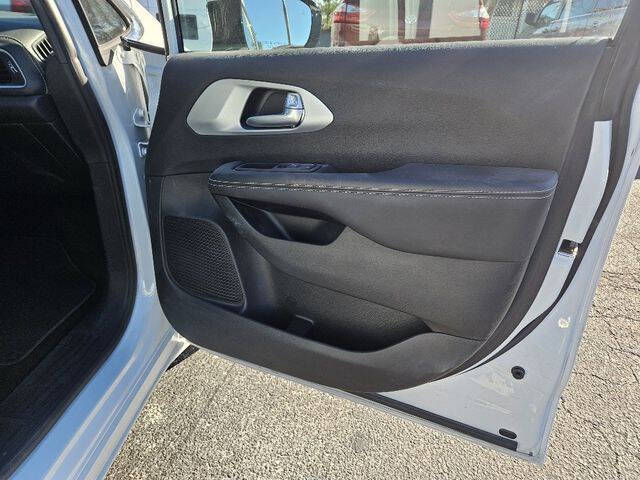 2024 Chrysler Pacifica Touring