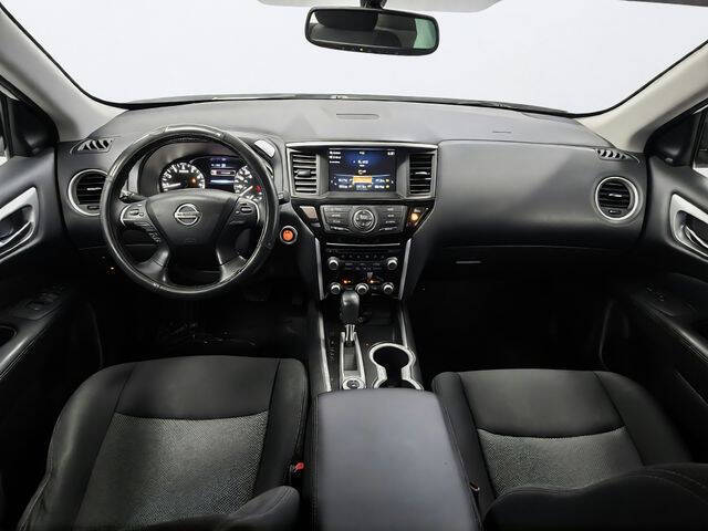 2020 Nissan Pathfinder SV