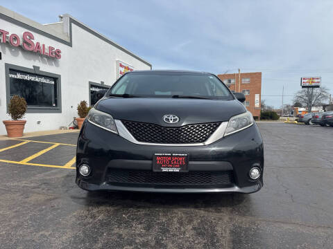 2017 Toyota Sienna SE Premium 8-Passenger