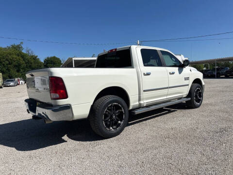 2016 RAM 1500 SLT