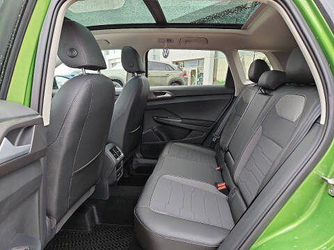 2026 Volkswagen Taos SE Black