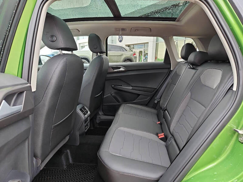 2026 Volkswagen Taos SE Black