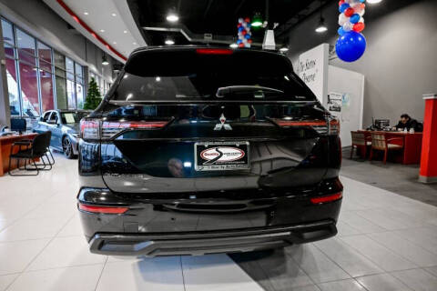 2025 Mitsubishi Outlander ES