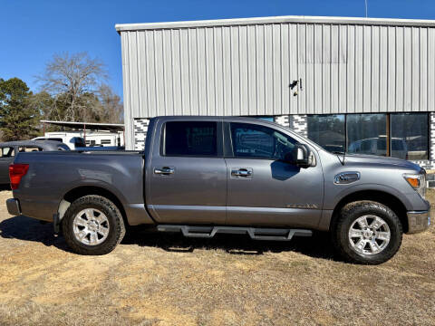 2017 Nissan Titan SV