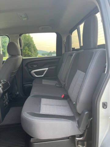 2021 Nissan Titan SV