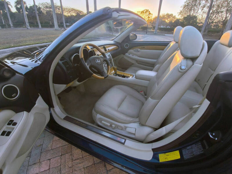 2004 Lexus SC 430