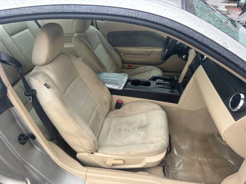 2008 Ford Mustang V6 Deluxe