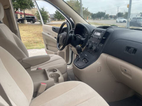 2007 Hyundai Entourage GLS