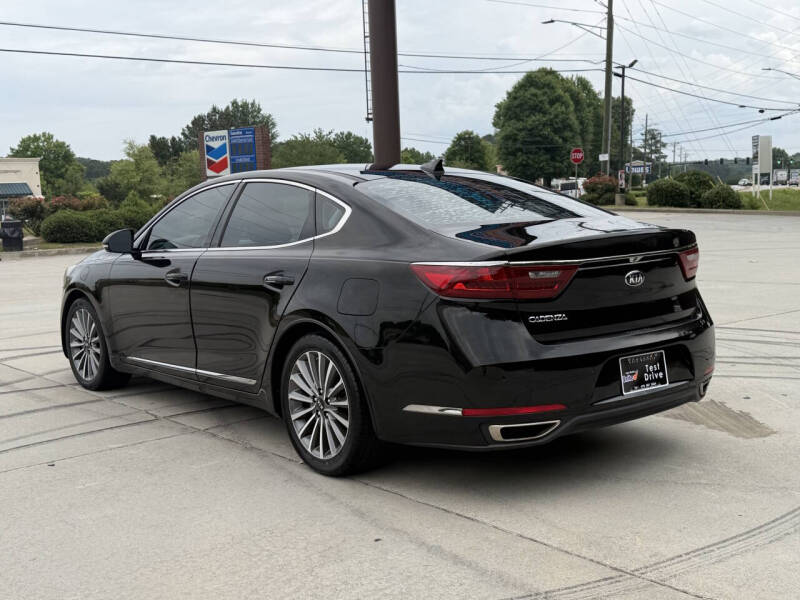 2017 Kia Cadenza Technology