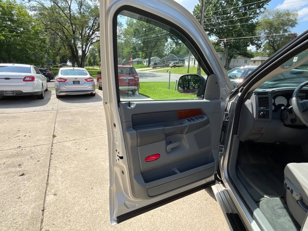 2006 Dodge Ram 1500 for sale at Auto Connection in Waterloo, IA