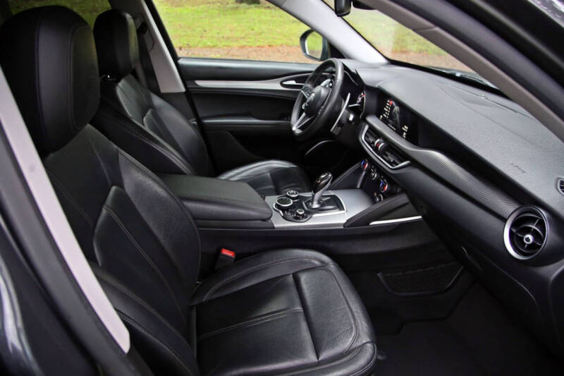 2018 Alfa Romeo Stelvio Sport