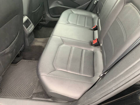 2014 Volkswagen Passat 1.8T Wolfsburg Edition PZEV