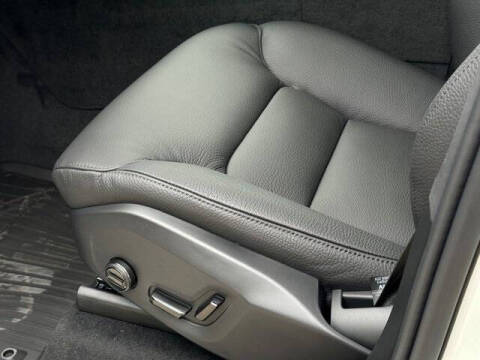 2025 Volvo XC90 T8 Plus Bright Theme 7P