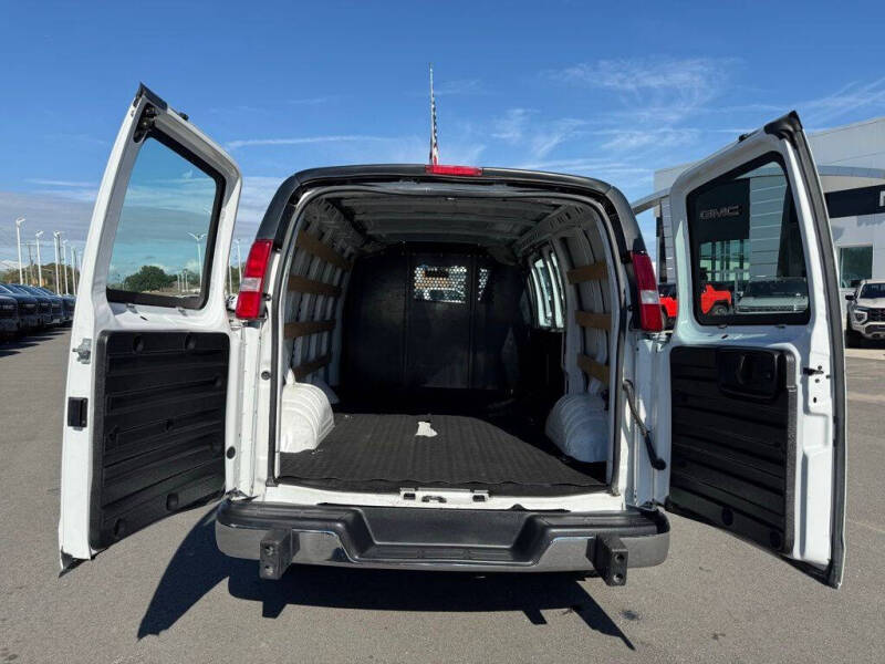 2023 GMC Savana 2500