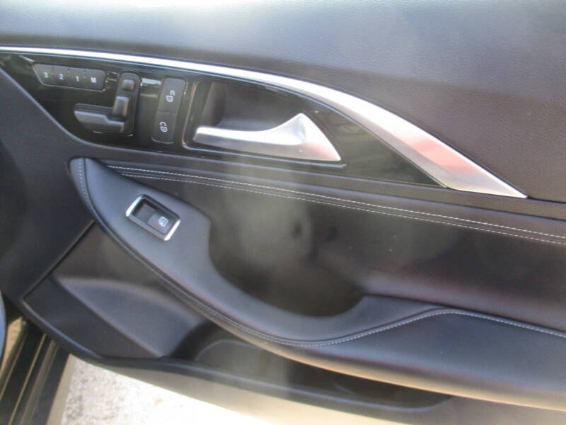 2018 Infiniti QX30 Essential