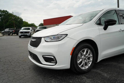 2024 Chrysler Pacifica Touring L