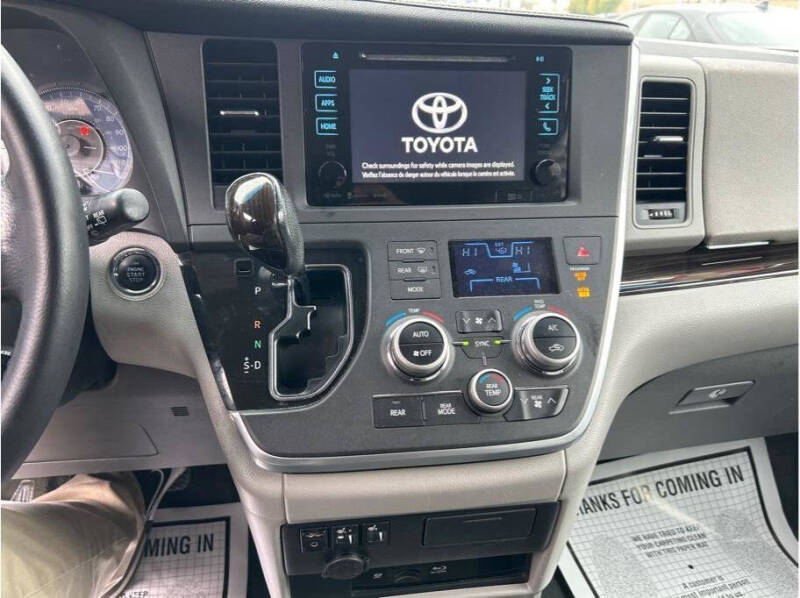 2016 Toyota Sienna
