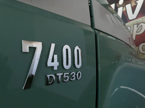 2004 International WorkStar 7400