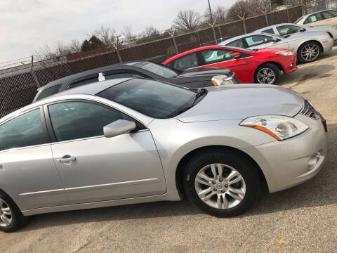 2011 Nissan Altima for sale at Square Business Automotive in Milwaukee WI
