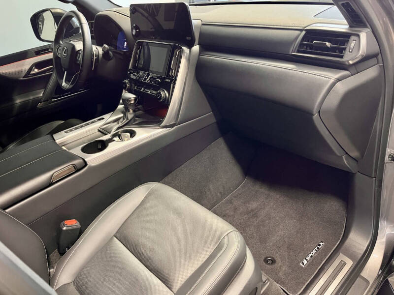 2024 Lexus LX 600 F SPORT Handling